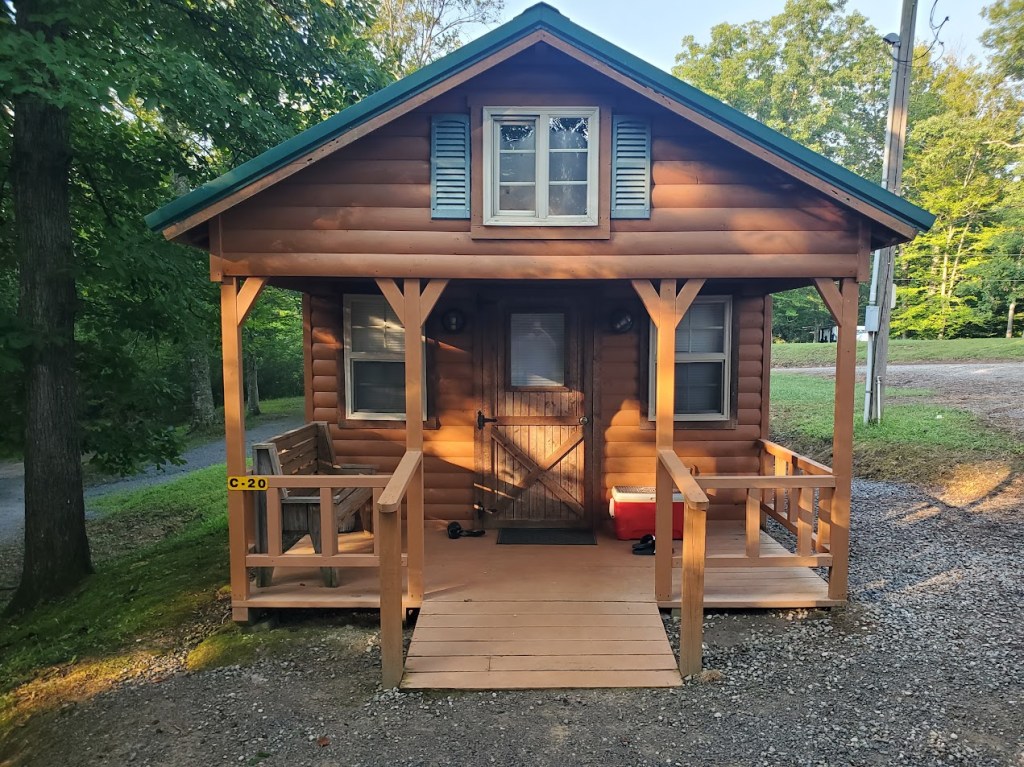 This image has an empty alt attribute; its file name is cabin.jpg